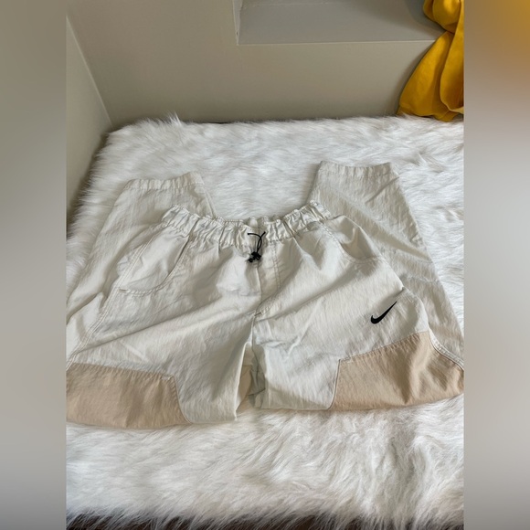 Nike high rise loose fit two tone Women's White and Cream Pants - Picture 4 of 16